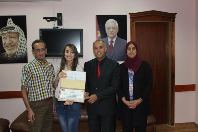 محافظة جنين تكرم عدد من أبناء العاملين الناجحين في شهادة الثانوية العامة